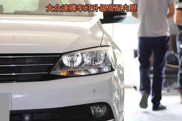 2016年9月19日,新速腾2017年型超值上市,配置更加丰富,售价保持不变,速腾变速箱是7速双离合,新车型增加了诸多舒适、科技装备,比如真皮多功能方向盘、无钥匙进入与一键启动、后倒车雷达、后门氛围灯、第二代MIB信息娱乐系统等一系列科技装备。在除时尚型外的全系车型上实现了标配;同时此次年型升级提供了更个性化的选装方案。